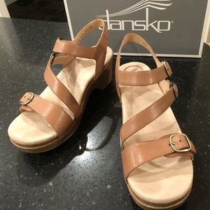 Dansko Sacha Burnished Calf Tan Sandal